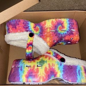 PLATFORM CROCS - TIE DYE